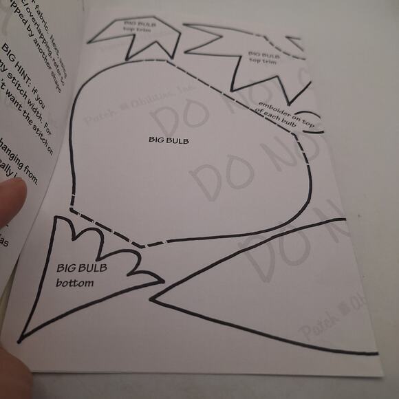 PATCH ABILITIES Quilt Pattern - OLD TIME CHRISTMAS - P119- 12" x 14" Uncut - Picture 3 of 5